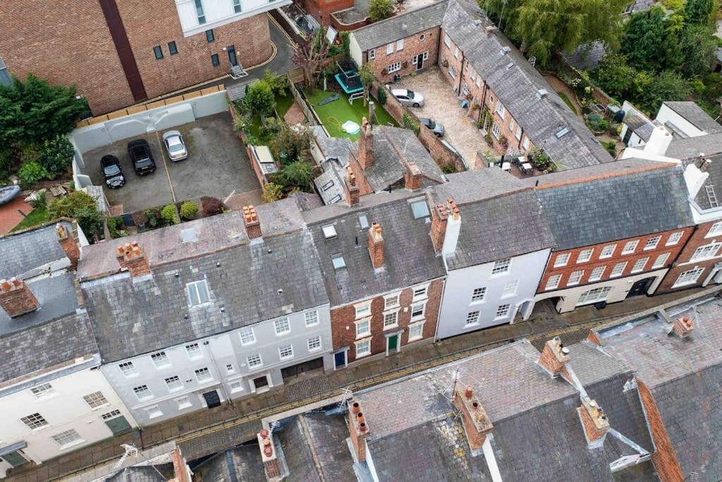 18Th Century Townhouse In Chester City Centre Villa ภายนอก รูปภาพ