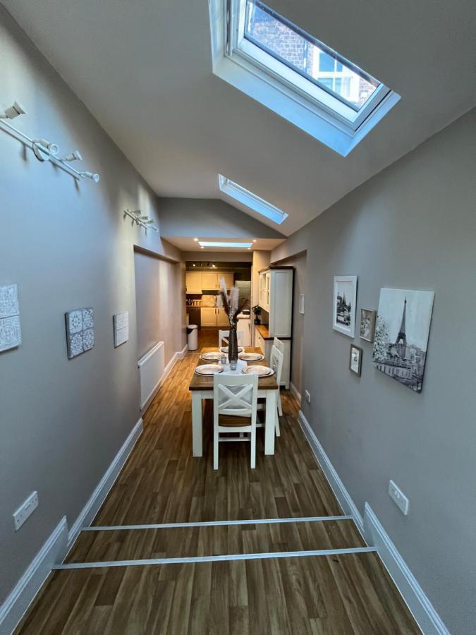 18Th Century Townhouse In Chester City Centre Villa ภายนอก รูปภาพ