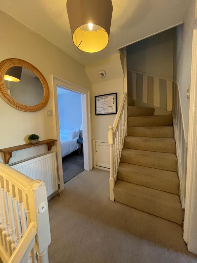 18Th Century Townhouse In Chester City Centre Villa ภายนอก รูปภาพ