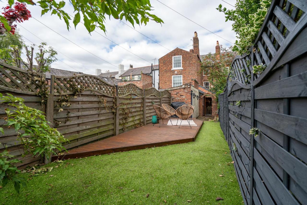 18Th Century Townhouse In Chester City Centre Villa ภายนอก รูปภาพ